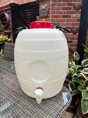 Beer pressure barrel - pressure, with