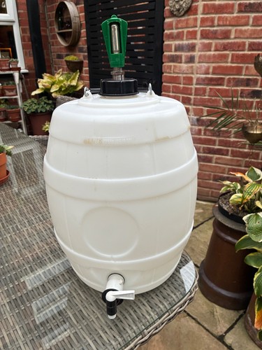 Pressure beer barrel keg with - beer,